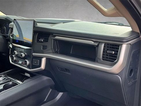 Certified 2024 Ford Expedition XLT image 13
