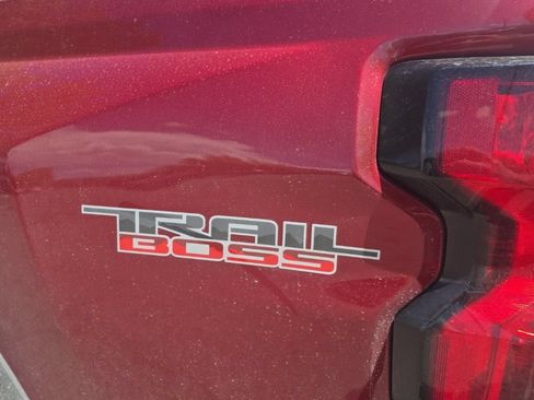 Certified 2024 Chevrolet Colorado Trail Boss w/ Advanced Trailering Package AWD/4WD image 5