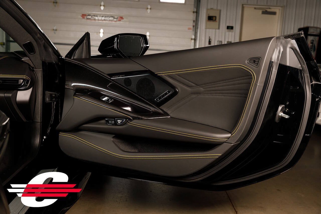 Used 2023 Chevrolet Corvette Z06 w/ Z07 Performance Package RWD image 26