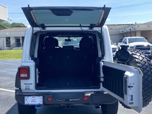 Used 2023 Jeep Wrangler Unlimited w/ Sun & Screen Package AWD/4WD image 6