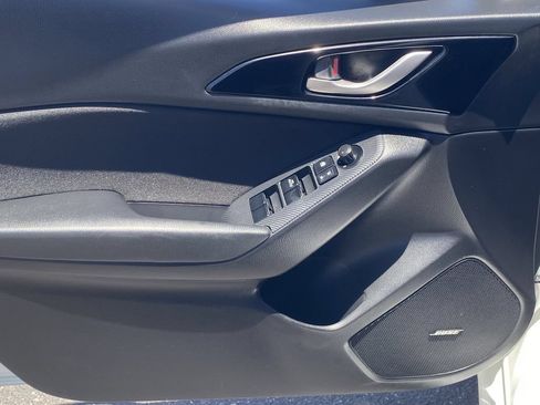 Used 2016 MAZDA MAZDA3 i Touring w/ Popular Equipment Package FWD image 21