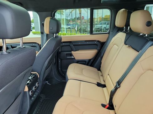 Certified 2025 Land Rover Defender 110 V8 AWD/4WD image 15