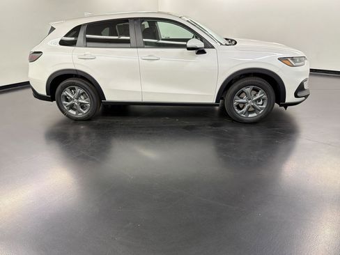 New 2026 Honda HR-V LX image 8