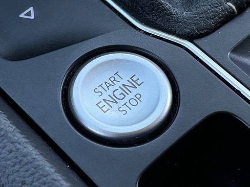 Used 2022 Volkswagen Atlas SE FWD image 19