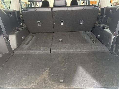 Used 2023 Toyota Highlander L image 32