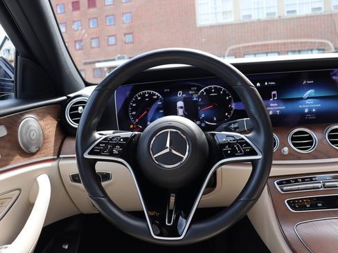 Used 2023 Mercedes-Benz E 350 4MATIC Sedan image 24