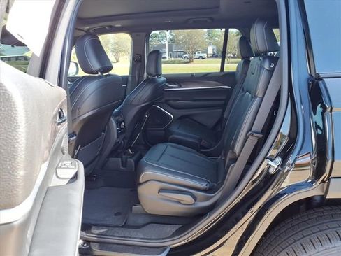 New 2025 Jeep Grand Cherokee L Limited w/ Luxury Tech Group II image 17