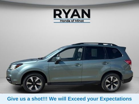 Used 2017 Subaru Forester 2.5i Premium w/ All-Weather Package AWD/4WD image 9