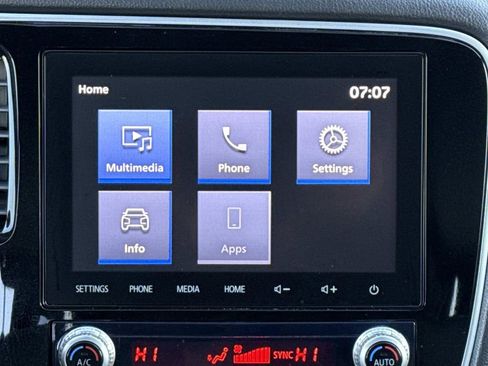 Used 2020 Mitsubishi Outlander LE AWD/4WD image 14