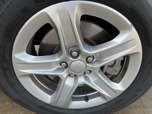 Certified 2023 Jeep Compass Latitude image 8