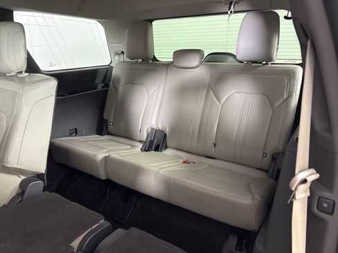 Used 2019 Ford Expedition Limited w/ Equipment Group 301A RWD image 31