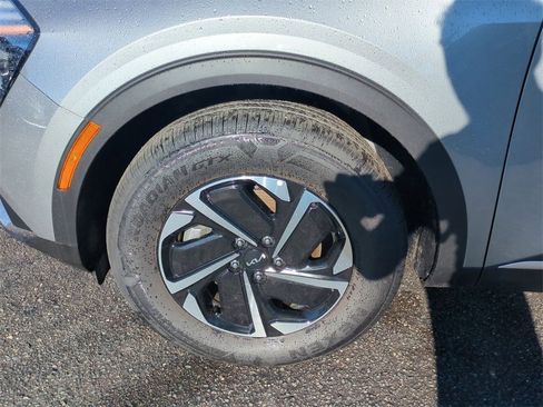 Certified 2025 Kia Sportage LX image 31