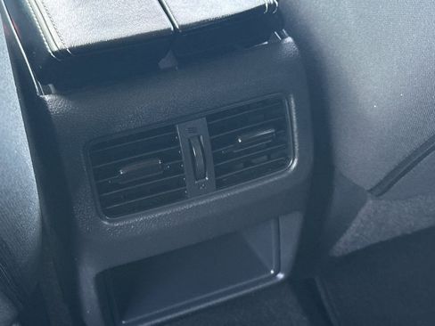 Used 2024 Nissan Rogue S image 42