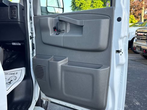 Used 2023 Chevrolet Express 2500 w/ Driver Convenience Package image 17