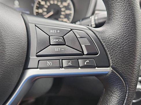 Used 2025 Nissan Altima 2.5 SV FWD image 22