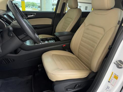Used 2020 Ford Edge SEL w/ Cold Weather Package FWD image 11