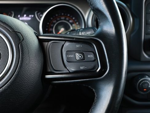 Used 2019 Jeep Wrangler Sport AWD/4WD image 14