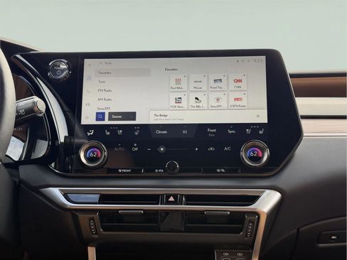 Used 2025 Lexus RX 350h image 17