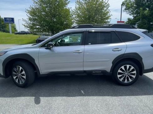Used 2025 Subaru Outback Limited AWD/4WD image 5
