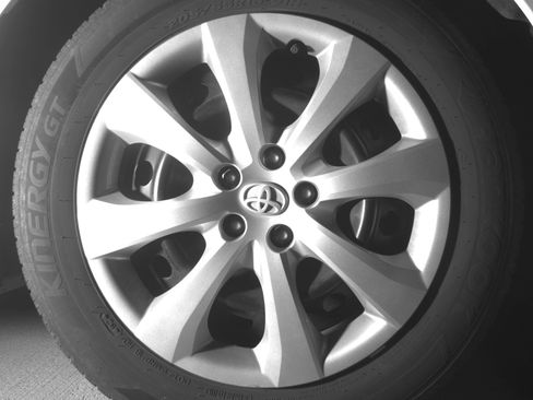 Used 2025 Toyota Corolla LE FWD image 13