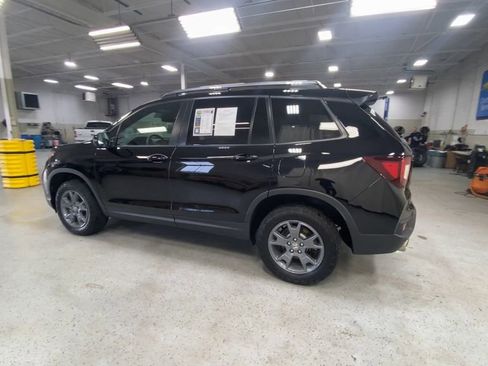 Used 2025 Honda Passport TrailSport image 8