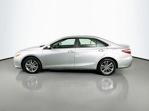 Used 2015 Toyota Camry SE FWD image 4