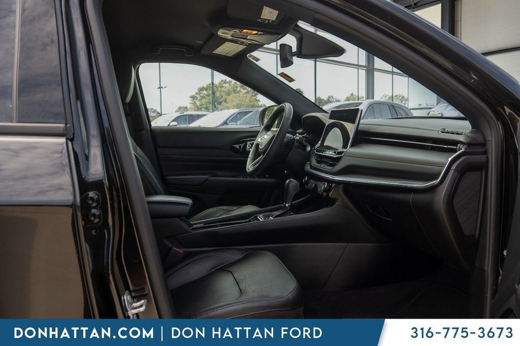 Used 2023 Jeep Compass Limited AWD/4WD image 21