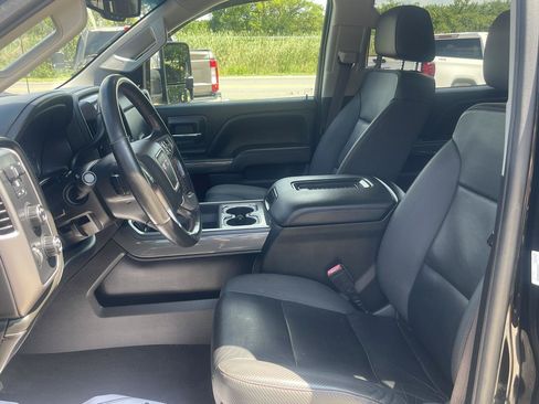 Used 2017 GMC Sierra 2500 SLT w/ All-Terrain HD Package AWD/4WD image 12