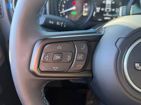 Used 2025 Jeep Wrangler Unlimited Rubicon 4xe w/ Convenience Group image 9