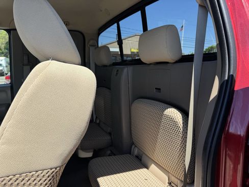 Used 2014 Nissan Frontier SV AWD/4WD image 24