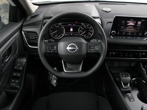 Certified 2025 Nissan Rogue S AWD/4WD image 17