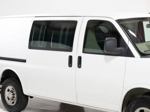 Used 2021 Chevrolet Express 2500 w/ Driver Convenience Package RWD image 12