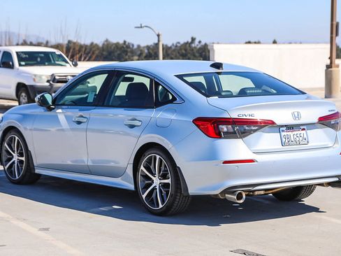 Used 2022 Honda Civic Touring image 7