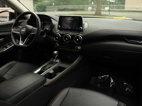 Used 2023 Nissan Sentra SR w/ SR Premium Package FWD image 25