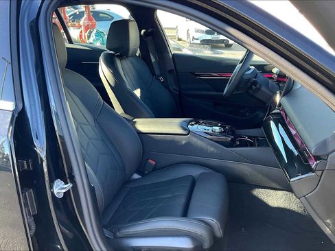 Used 2024 BMW i5 eDrive40i w/ Premium Package image 10