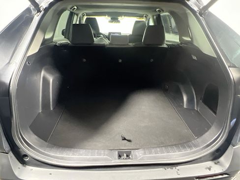 Used 2020 Toyota RAV4 XLE Premium image 33