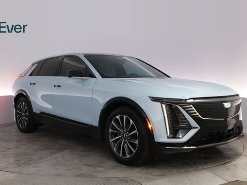Used 2024 Cadillac Lyriq Sport AWD/4WD image 13