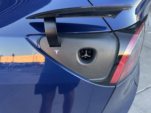 Used 2023 Tesla Model Y Performance image 43