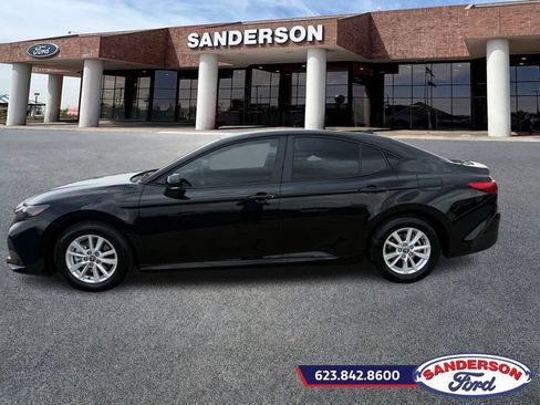 Used 2025 Toyota Camry LE w/ Convenience Package image 6