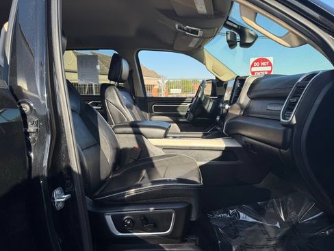 Used 2019 RAM 1500 Laramie AWD/4WD image 14