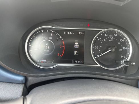 Used 2025 Nissan Versa SV FWD image 40