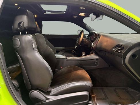 Used 2015 Dodge Challenger SRT w/ Technology Group image 26