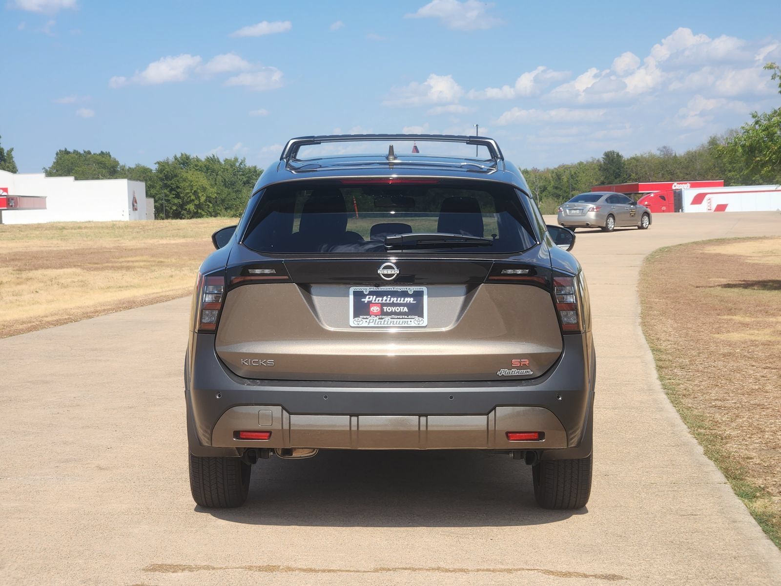 Used 2025 Nissan Kicks SR FWD image 8