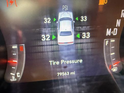 Used 2019 Dodge Challenger SXT image 18