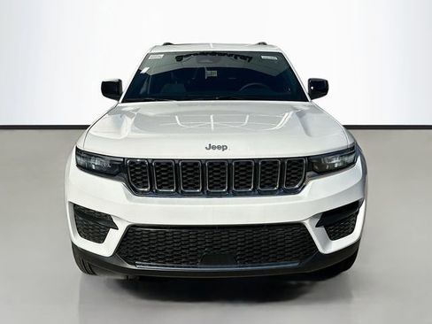 New 2025 Jeep Grand Cherokee Laredo w/ Luxury Tech Group I image 4