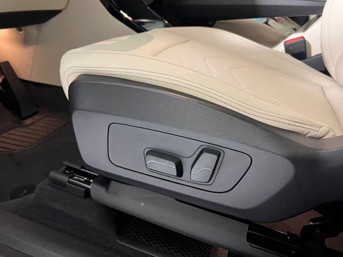 Used 2025 BMW X1 xDrive28i w/ Convenience Package image 12