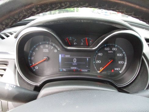 Used 2017 Chevrolet Impala LT FWD image 11