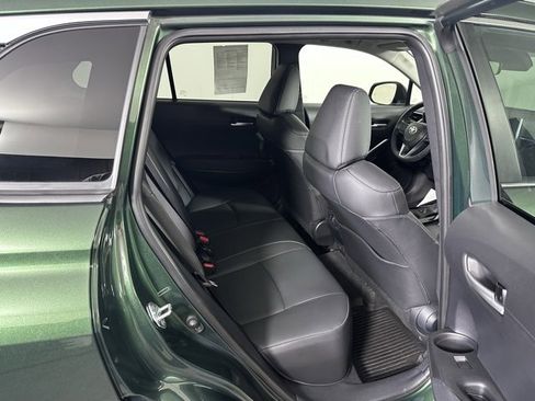 Used 2023 Toyota Corolla Cross XLE image 11