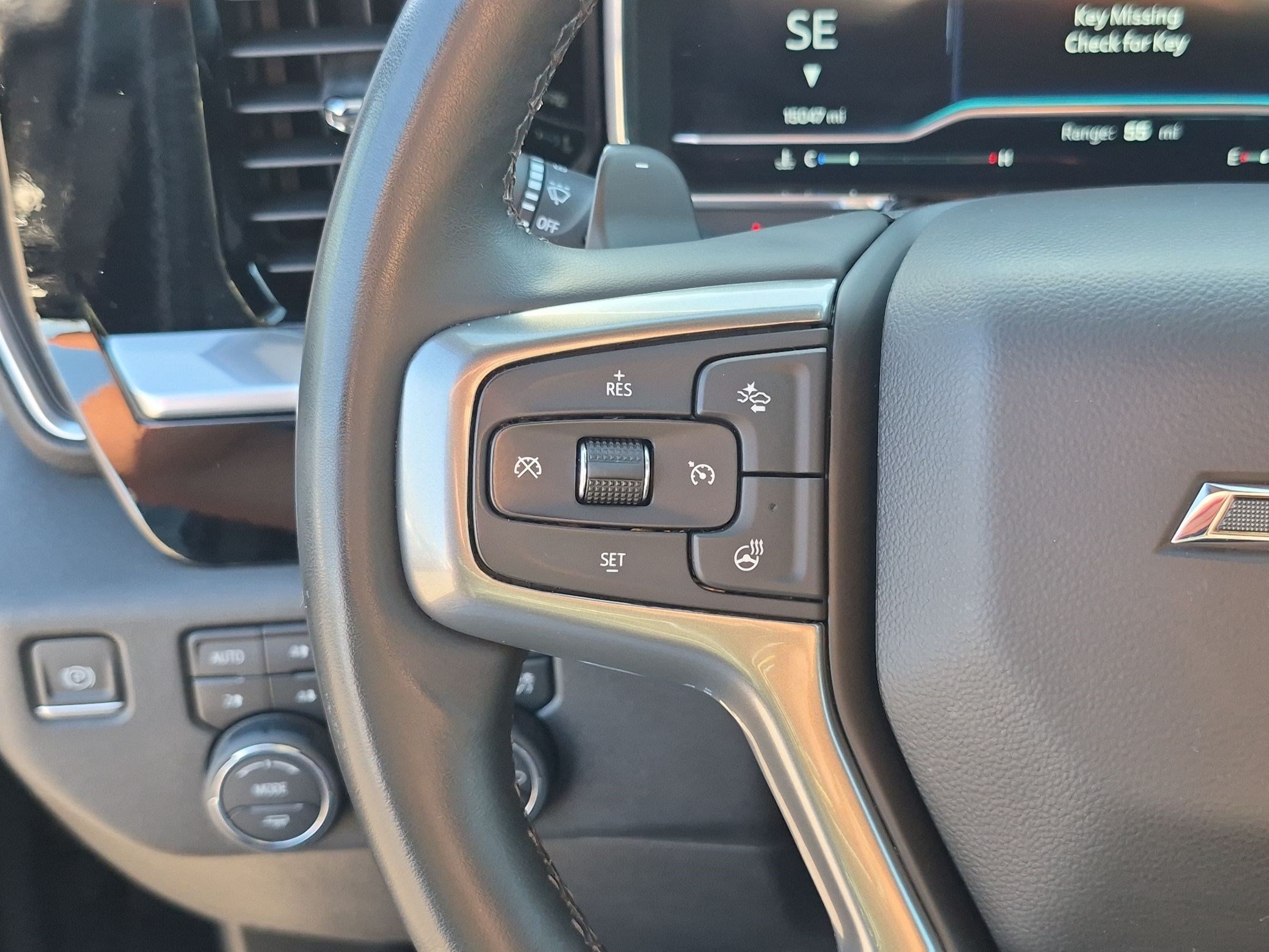 Used 2023 Chevrolet Silverado 1500 RST w/ Z71 Off-Road Package AWD/4WD image 17