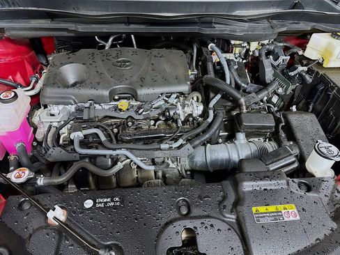 Used 2024 Toyota Sienna Limited image 40